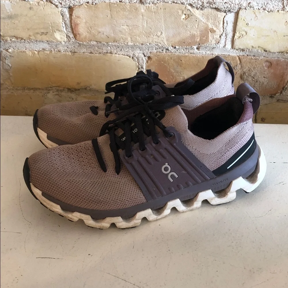 On Clouds Tennis Shoes